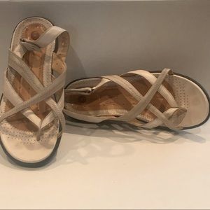 Unstructured Clarks Sandals
